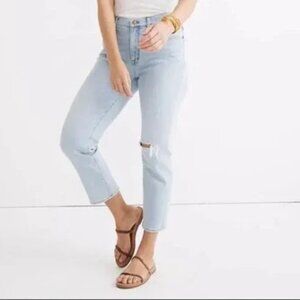 MADEWELL MID-RISE CLASSIC STRAIGHT JEANS: KNEE RIP EDITION CROP STRETCH DENIM 27